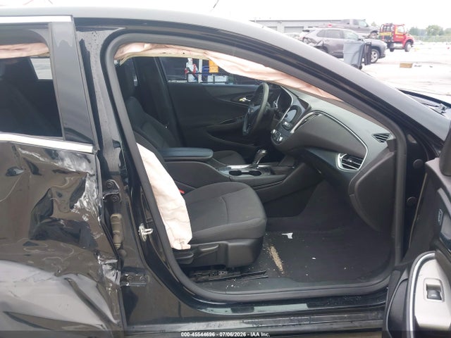 1G1ZE5ST4HF144052 Chevrolet MALIBU 1LT