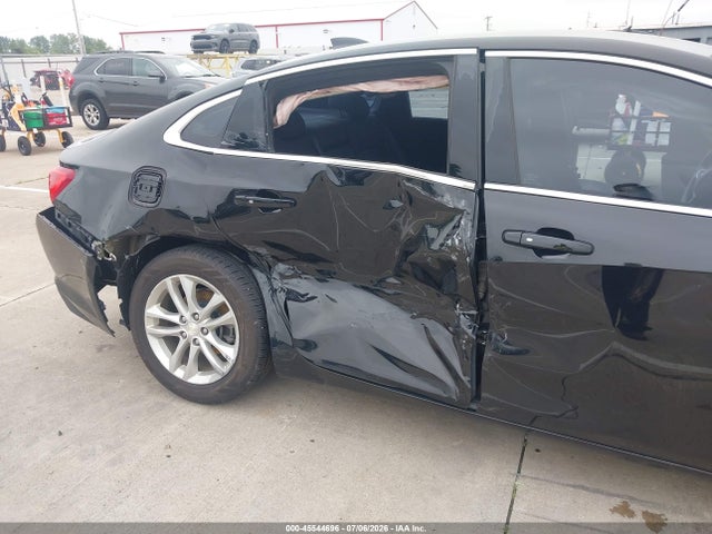 1G1ZE5ST4HF144052 Chevrolet MALIBU 1LT