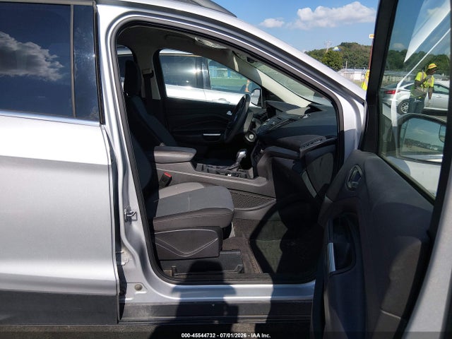 1FMCU9GDXJUD08698 Ford ESCAPE SE