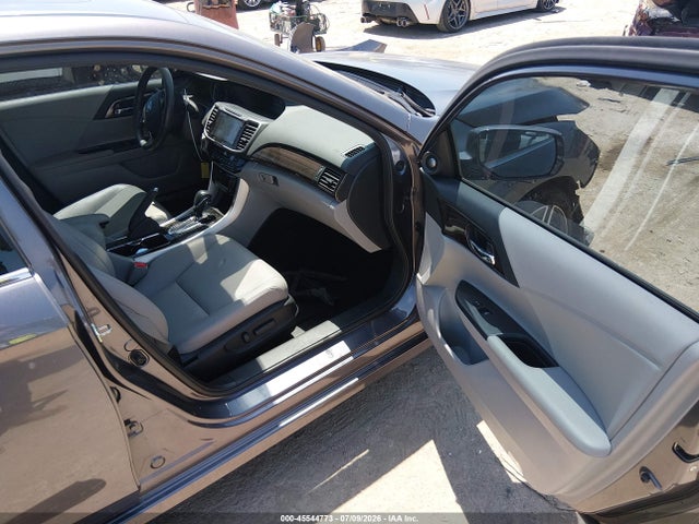 45544773 :رقم المزاد ، 1HGCR3F90HA039365 vin ، 2017 Honda Accord Touring V6 مزاد بيع