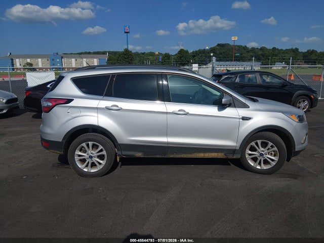 1FMCU9GD2JUD08596 Ford ESCAPE SE