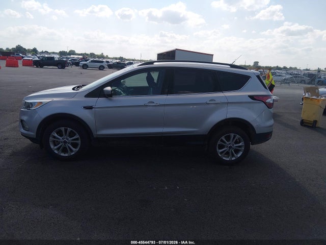 1FMCU9GD2JUD08596 Ford ESCAPE SE
