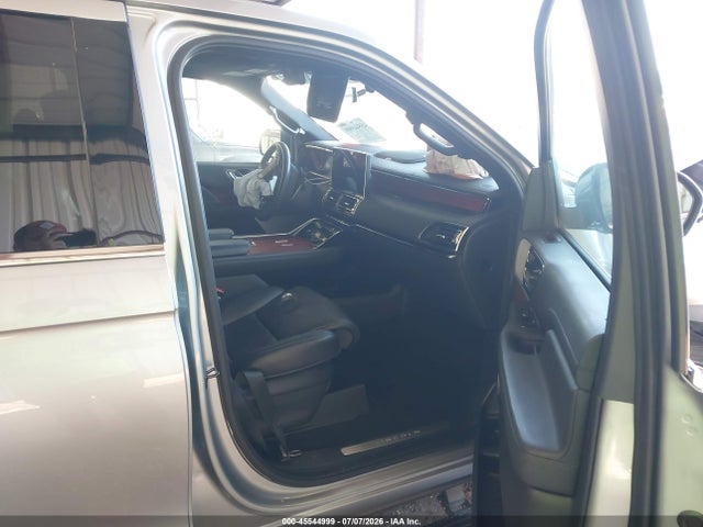 5LMJJ3LG5REL04767 Lincoln Navigator Reserve L