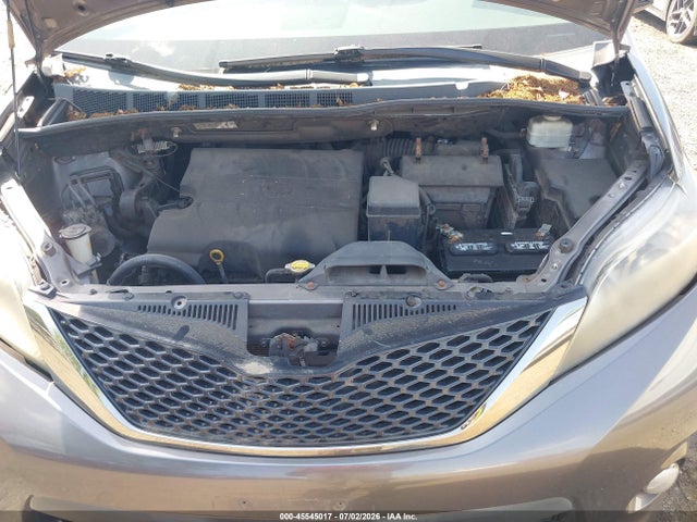 Продаж на аукціоні авто 2011 Toyota Sienna Se, vin: 5TDXK3DC2BS165031, номер лоту: 45545017