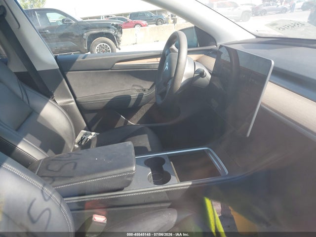 Продаж на аукціоні авто 2023 Tesla Model Y Awd/long Range Dual Motor All-wheel Drive, vin: 7SAYGAEE1PF610447, номер лоту: 45545145