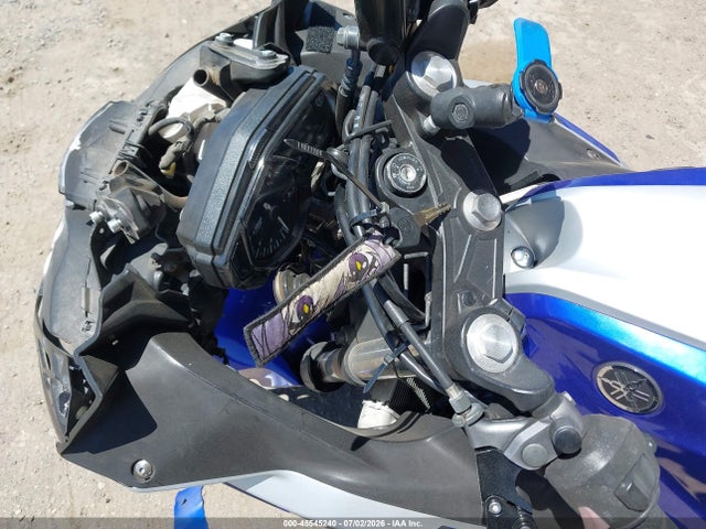 Yamaha YZFR3 2015 MH3RH06Y9FK009212 Image 16