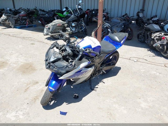Yamaha YZFR3 2015 MH3RH06Y9FK009212 Image 2