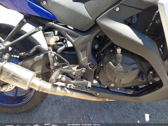 Yamaha YZFR3 2015 MH3RH06Y9FK009212 Image 8