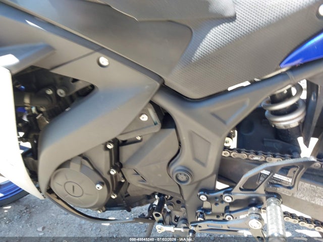 Yamaha YZFR3 2015 MH3RH06Y9FK009212 Image 9