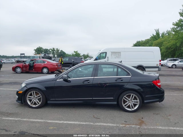 45545321 :رقم المزاد ، WDDGF8AB7DR253254 vin ، 2013 Mercedes-benz C 300 Sport 4matic مزاد بيع
