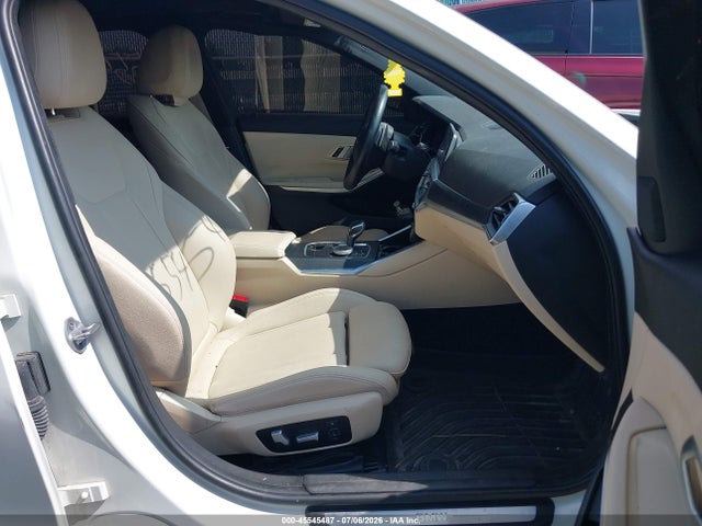 45545487 :رقم المزاد ، 3MW5R1J04M8B81225 vin ، 2021 Bmw 330i مزاد بيع
