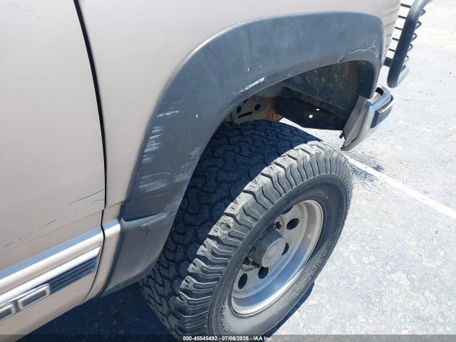 Auction sale of the 1993 Chevrolet Suburban C2500, vin: 1GNGC26N8PJ301258, lot number: 45545492