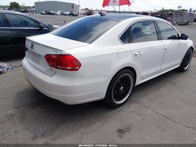 2014 Volkswagen Passat 1.8t Sport მანქანა იყიდება აუქციონზე, vin: 1VWBS7A39EC094564, აუქციონის ნომერი: 45545575