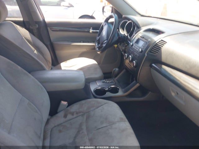 45545582 :رقم المزاد ، 5XYKTCA11BG056714 vin ، 2011 Kia Sorento Lx مزاد بيع