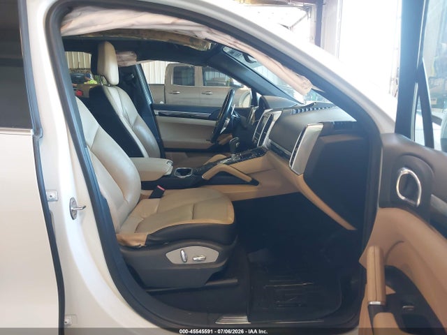 45545591 :رقم المزاد ، WP1AA2A28GKA12052 vin ، 2016 Porsche Cayenne مزاد بيع