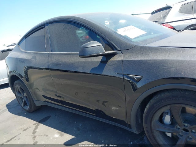 7SAYGDED4TF395553 Tesla Model Y Premium Rear-wheel Drive/rear-wheel Drive