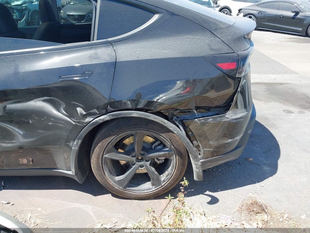 7SAYGDED4TF395553 Tesla Model Y Premium Rear-wheel Drive/rear-wheel Drive