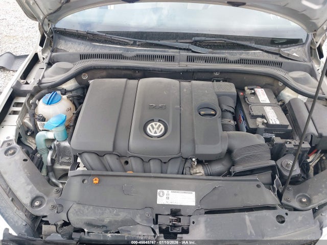 45545767 :رقم المزاد ، 3VWDX7AJ8BM385253 vin ، 2011 Volkswagen Jetta 2.5l Se مزاد بيع