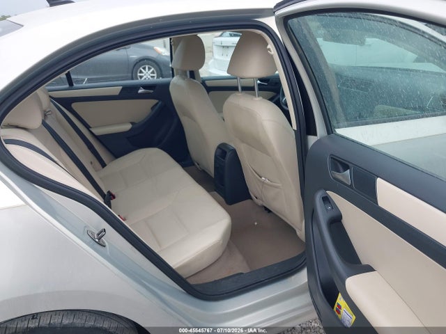 45545767 :رقم المزاد ، 3VWDX7AJ8BM385253 vin ، 2011 Volkswagen Jetta 2.5l Se مزاد بيع