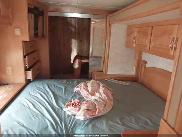Aukcja sprzedaży 2004 Freightliner Chassis X Line Motor Home, vin: 4UZAAHAK83CM02119, numer aukcji: 45545814