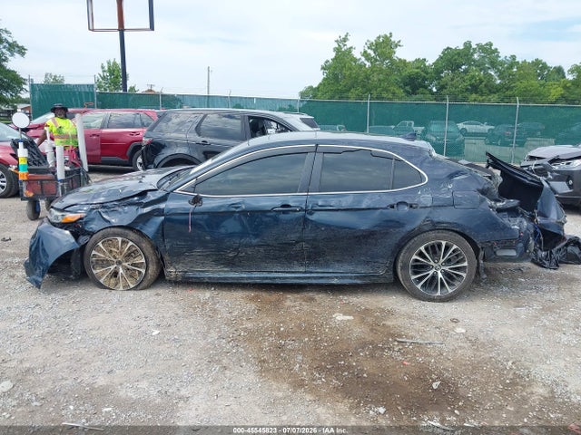 Продаж на аукціоні авто 2018 Toyota Camry Se, vin: 4T1B11HK3JU556861, номер лоту: 45545823