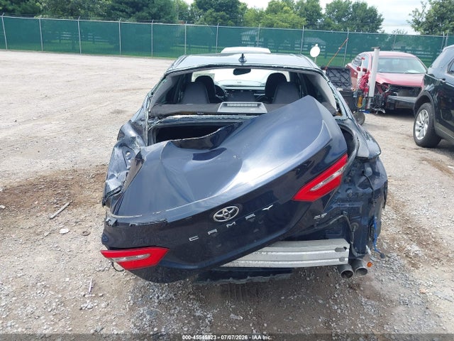 Продаж на аукціоні авто 2018 Toyota Camry Se, vin: 4T1B11HK3JU556861, номер лоту: 45545823