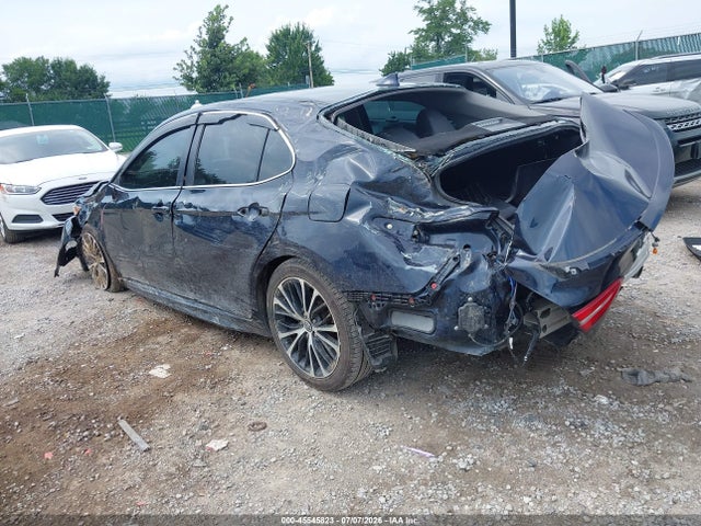 Продаж на аукціоні авто 2018 Toyota Camry Se, vin: 4T1B11HK3JU556861, номер лоту: 45545823
