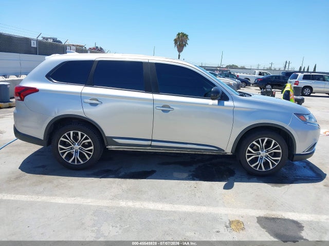 Mitsubishi Outlander Es 2018 JA4AZ3A37JZ052916 Image 13