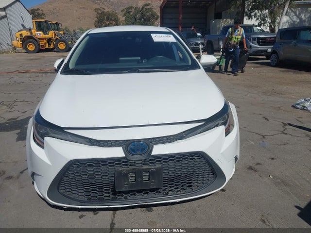 JTDEAMDE9NJ039266 Toyota Corolla Hybrid Le