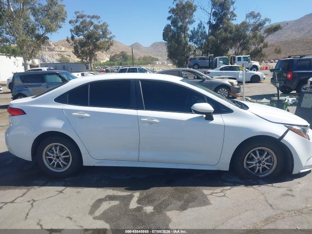 JTDEAMDE9NJ039266 Toyota Corolla Hybrid Le