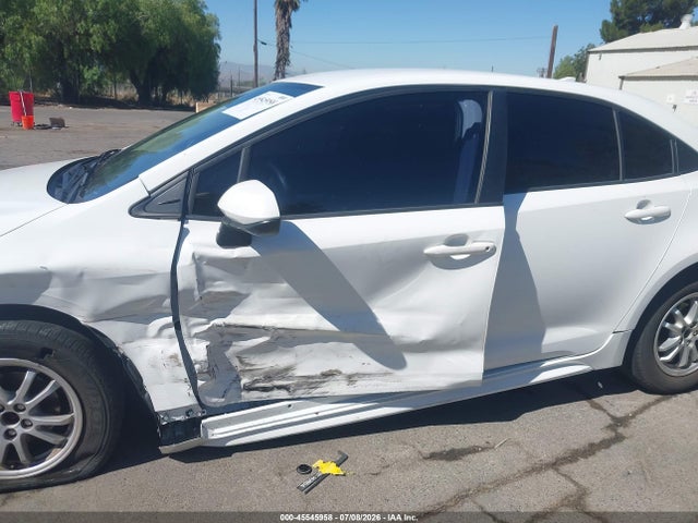 JTDEAMDE9NJ039266 Toyota Corolla Hybrid Le