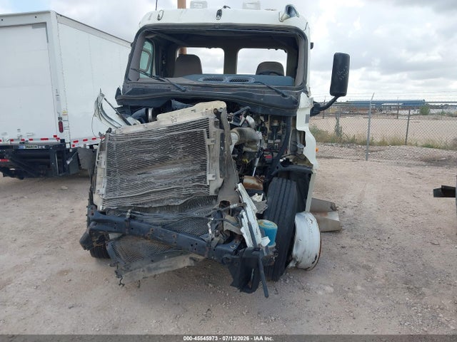 2011 Freightliner Cascadia 125 მანქანა იყიდება აუქციონზე, vin: 1FUJGEDR4BSAV3180, აუქციონის ნომერი: 45545973