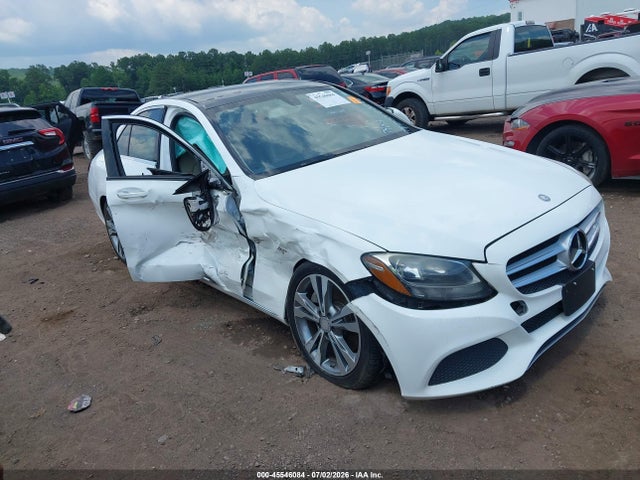 2015 Mercedes-benz C 300 მანქანა იყიდება აუქციონზე, vin: 55SWF4JB9FU077989, აუქციონის ნომერი: 45546084