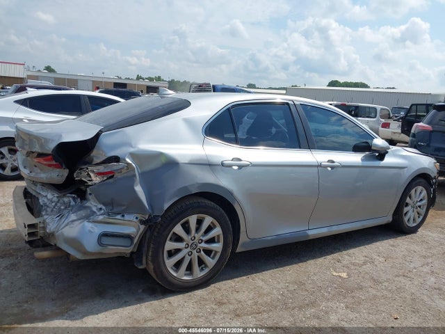 45546096 :رقم المزاد ، 4T1B11HK9KU848161 vin ، 2019 Toyota Camry Le مزاد بيع