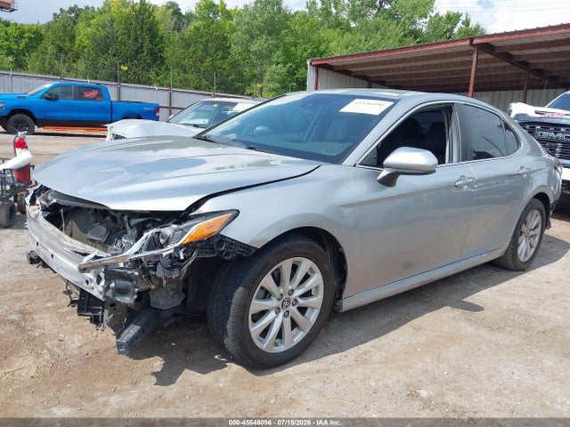 45546096 :رقم المزاد ، 4T1B11HK9KU848161 vin ، 2019 Toyota Camry Le مزاد بيع
