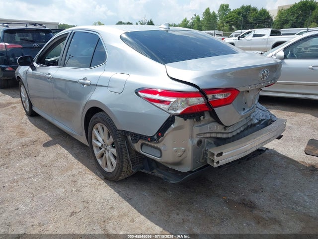 45546096 :رقم المزاد ، 4T1B11HK9KU848161 vin ، 2019 Toyota Camry Le مزاد بيع