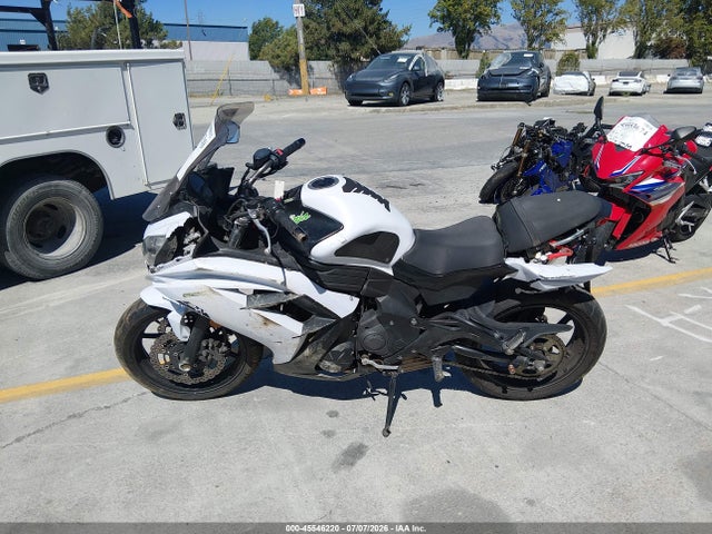 Kawasaki Ex650 E 2015 JKAEXEE11FDA20160 Image 13