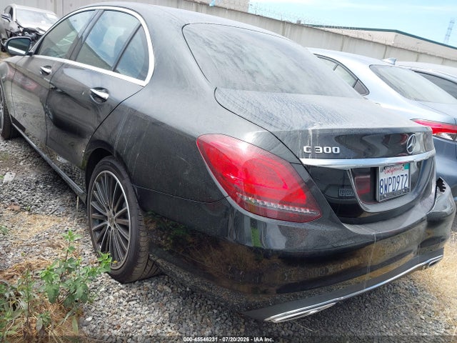 W1KWF8DB7MR631144 Mercedes-Benz C 300 Sedan