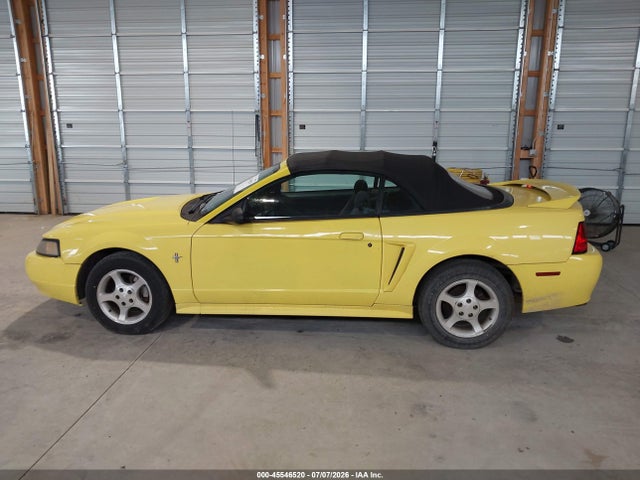 45546520 :رقم المزاد ، 1FAFP44401F139771 vin ، 2001 Ford Mustang مزاد بيع