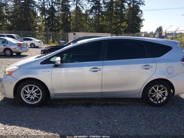 Toyota Prius V Two 2015 JTDZN3EU8FJ033059 Image 15