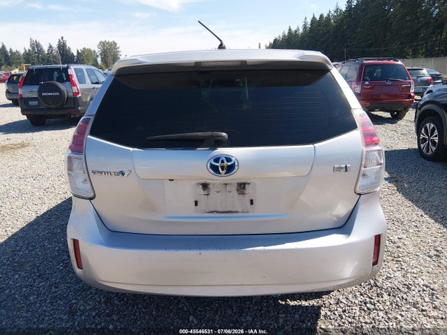 Toyota Prius V Two 2015 JTDZN3EU8FJ033059 Image 17