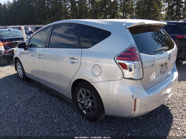 Toyota Prius V Two 2015 JTDZN3EU8FJ033059 Image 3