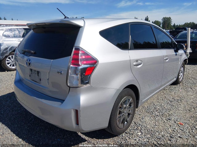 Toyota Prius V Two 2015 JTDZN3EU8FJ033059 Image 4