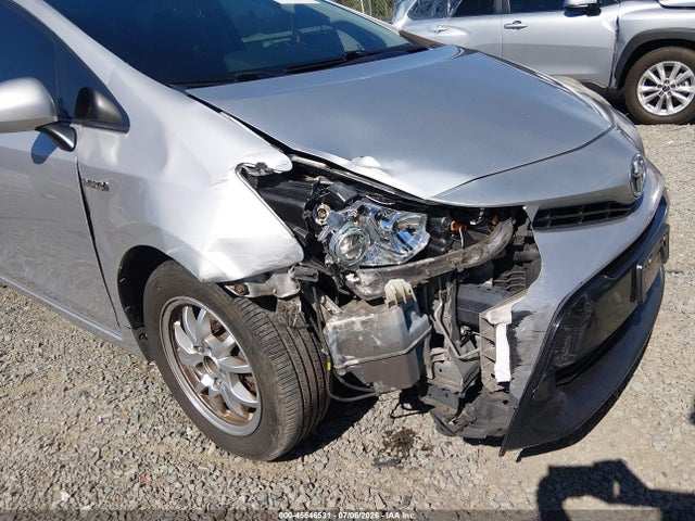 Toyota Prius V Two 2015 JTDZN3EU8FJ033059 Image 6