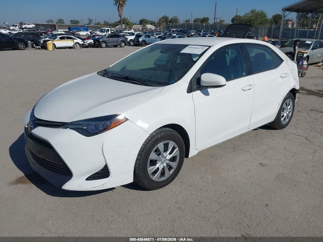 Toyota COROLLA L 2017 5YFBURHEXHP732431 Image 2