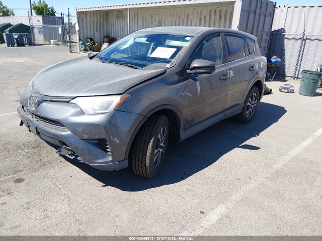 Toyota RAV4 LE 2017 JTMZFREV1HD106914 Image 2