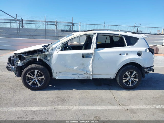 Toyota Rav4 Xle 2018 2T3RFREV6JW823687 Image 15