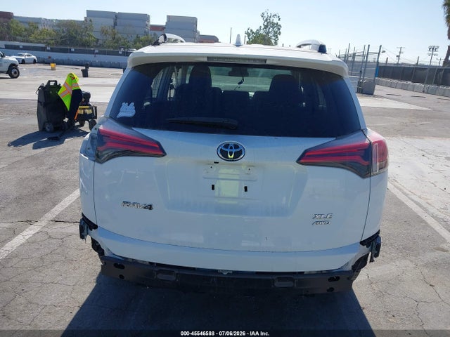 Toyota Rav4 Xle 2018 2T3RFREV6JW823687 Image 17