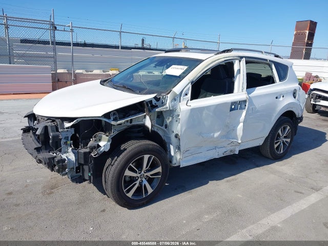 Toyota Rav4 Xle 2018 2T3RFREV6JW823687 Image 2