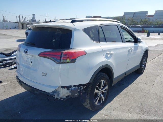 Toyota Rav4 Xle 2018 2T3RFREV6JW823687 Image 4